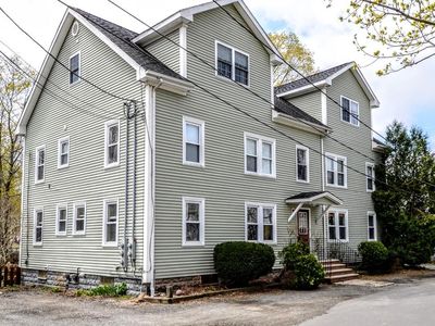 5 Russell St APT 4, Amesbury, MA, 01913
