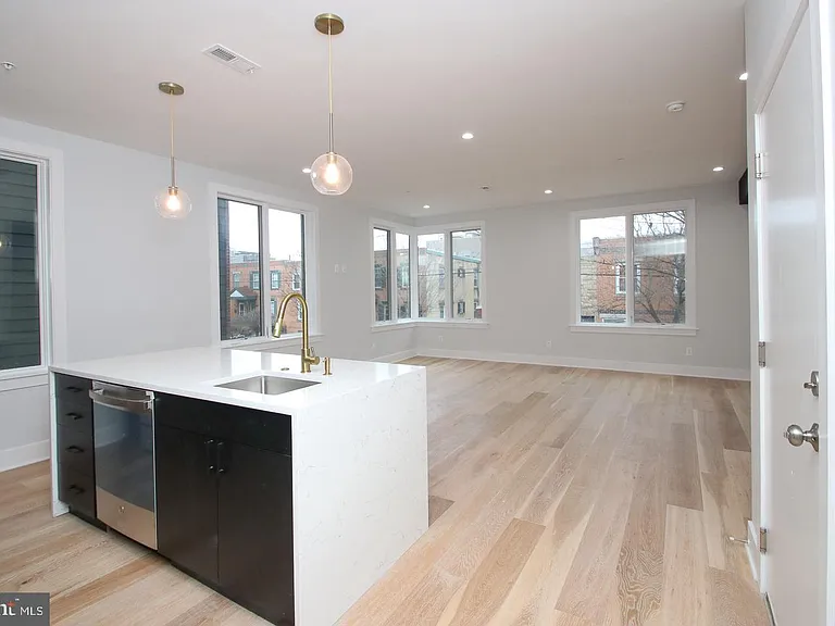 810 N Uber St #3 — Photo 9