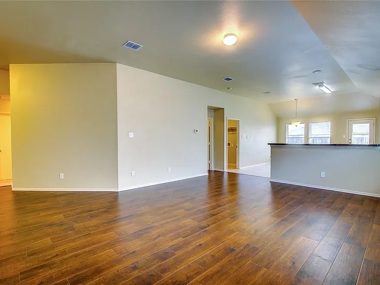 8513 Prairie Wind Trl — Photo 2