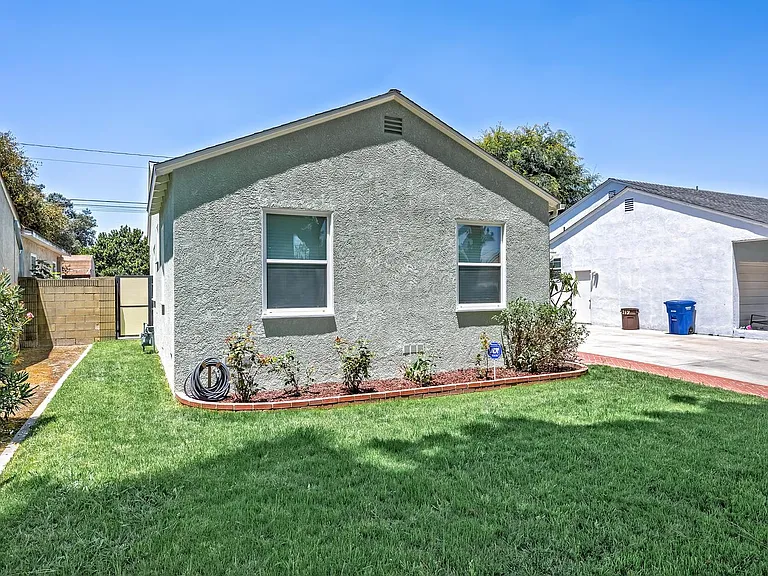 4913 Premiere Ave — Photo 3