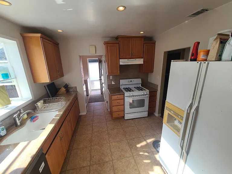 8421 Regis Way — Photo 4