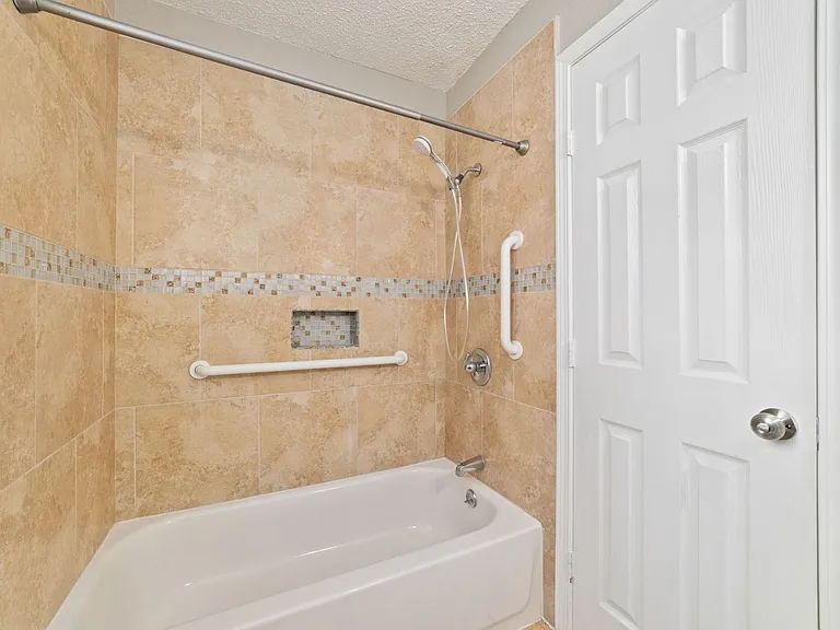 11610 Grapewood Dr — Photo 24