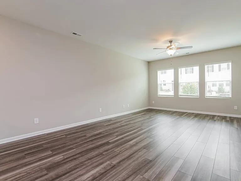 544 Landing View Dr — Photo 4