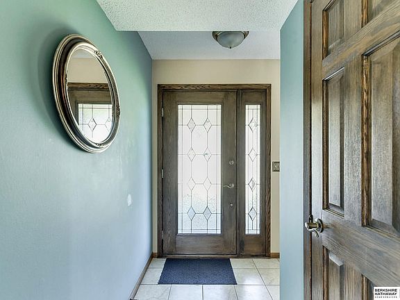 5th image of 15517 Jones Cir