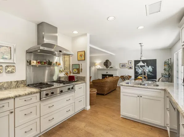 1605 Blossom Field Way, Encinitas, CA 92024