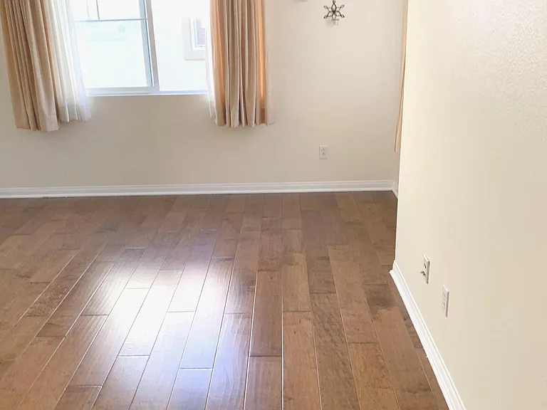 Den (2nd floor)