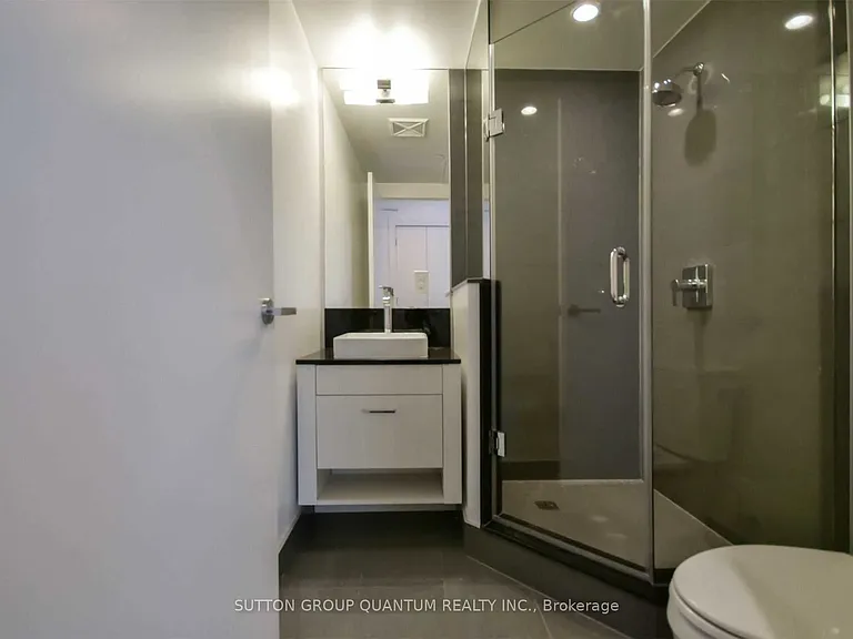 3018 Yonge St #UPH01 — Photo 12
