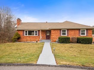 201 Burnley Dr, Staunton, VA 24401