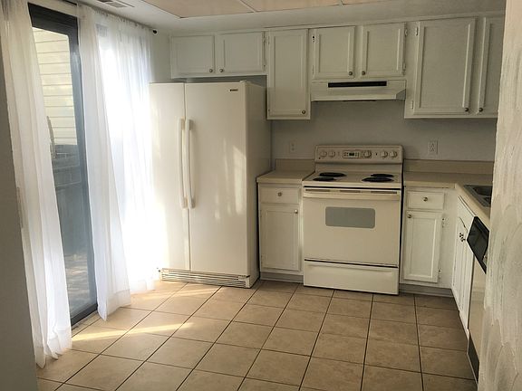 3rd image of 3718 Chimney Creek Dr