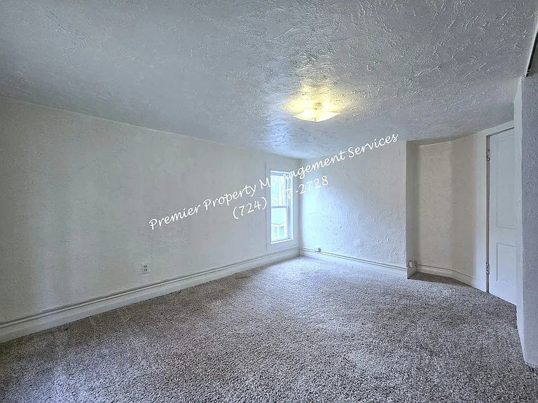 125 N Chestnut St #1/2 — Photo 16