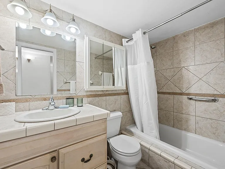1000 SE 15th St #103 — Photo 8