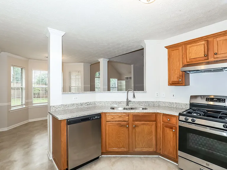 5250 Yellow Pine Dr — Photo 6