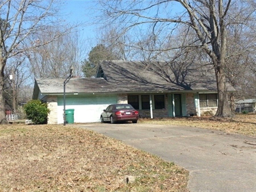 1st image of 4 Hagan Dr