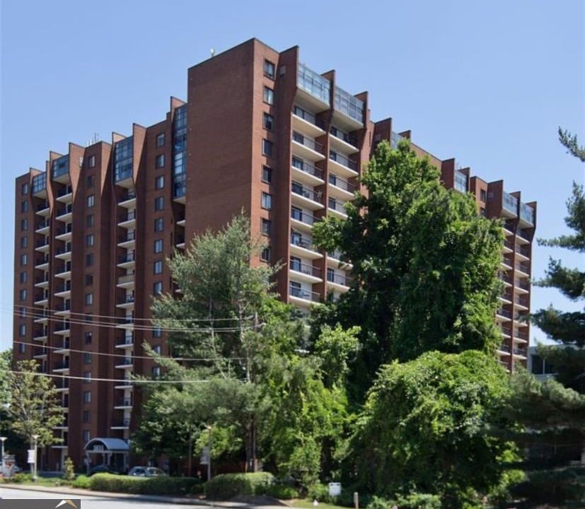 2nd image of 3833 Peachtree Rd NE APT 1111