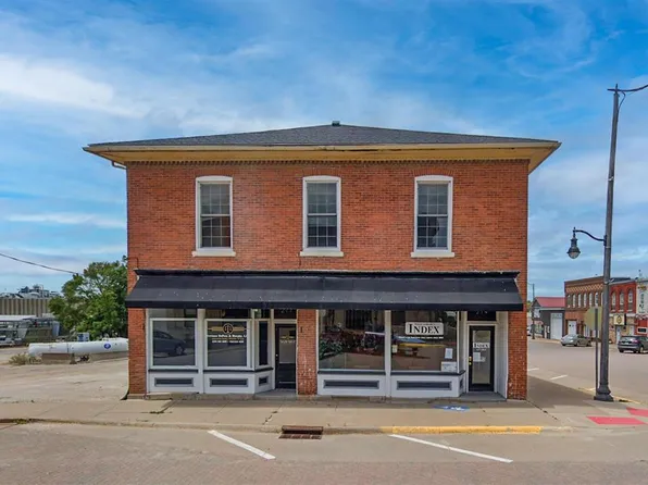 219 N Calhoun St, West Liberty, IA 52776