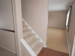 5140 Raintree Dr, Pittsburgh, PA 15236