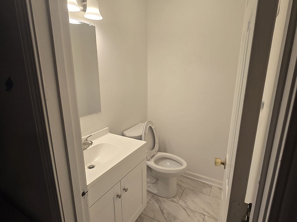 1st image of 146 Berrywood Ln #146