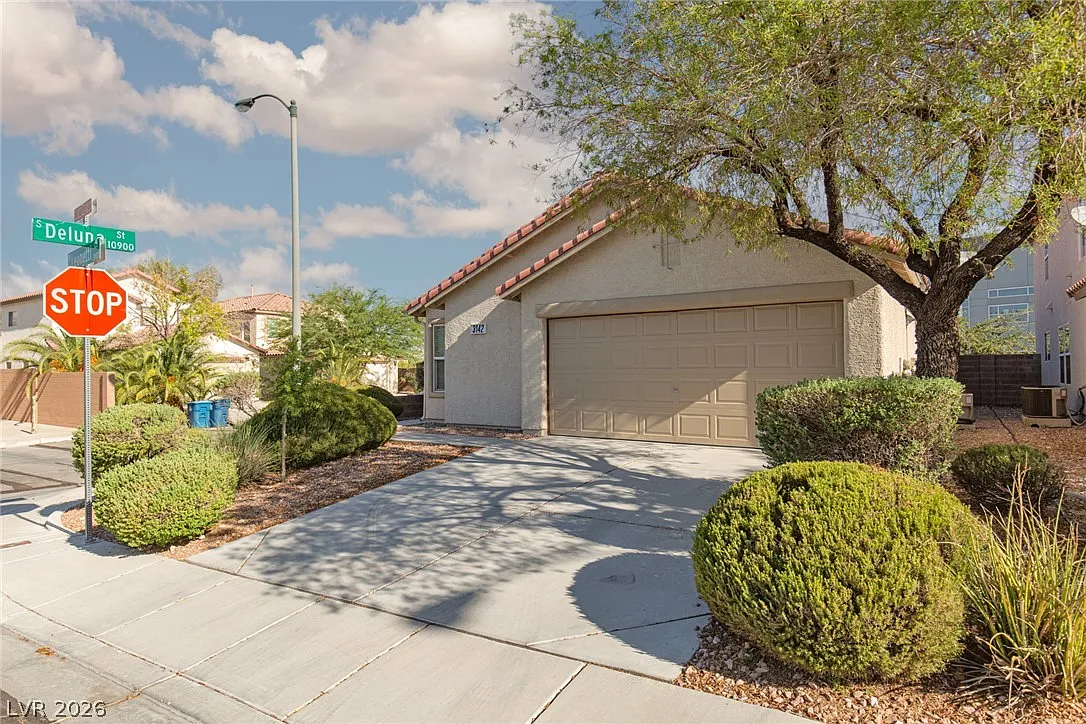 3 bed, 2.0 bath, 1389 sqft, $2,150 — Photo 1