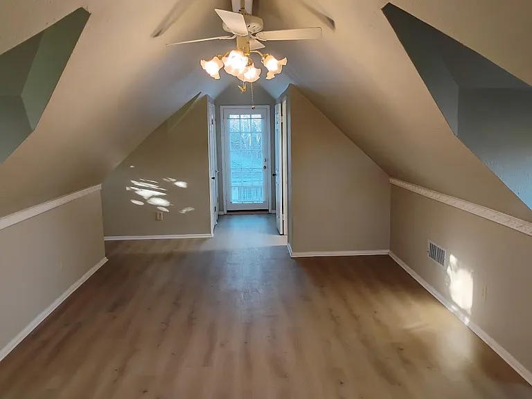 504 N Newsom St #2 — Photo 8