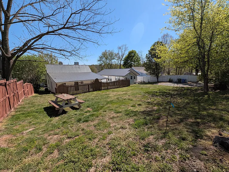 30 Woodrow Ave — Photo 25