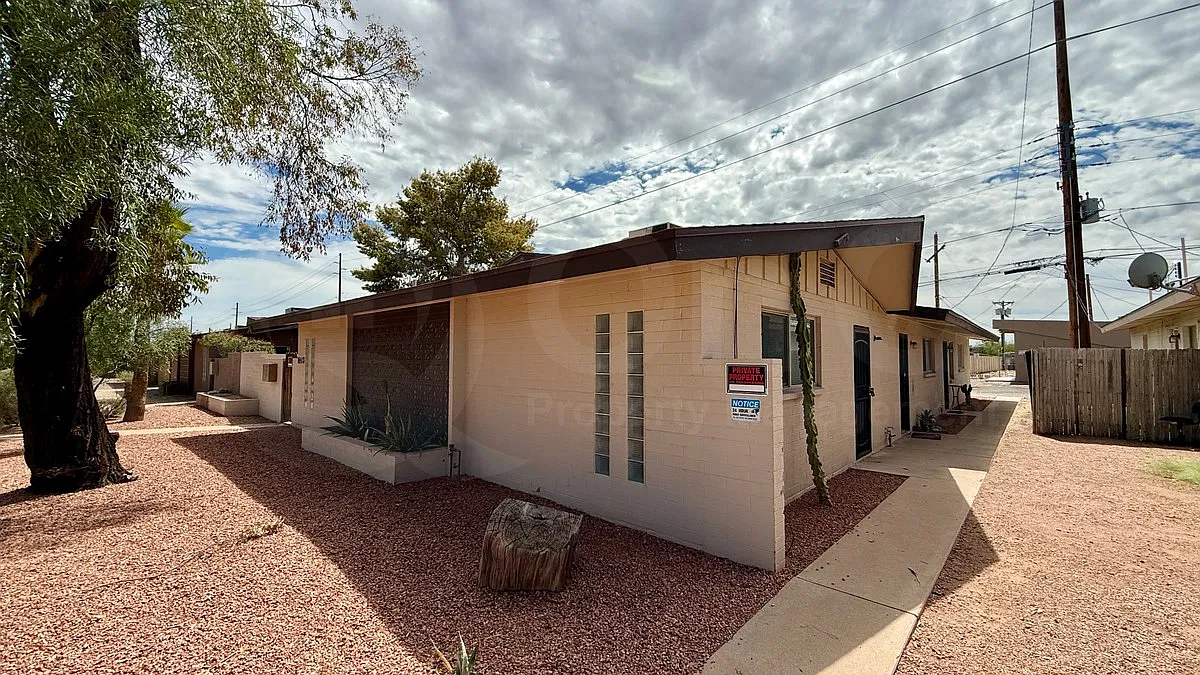 2 bed, 1.0 bath, 800 sqft, $1,999 — Photo 2