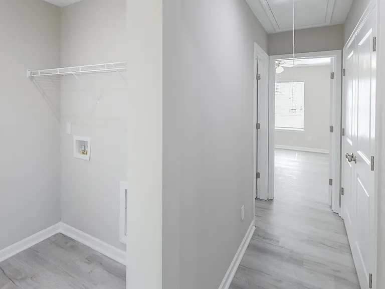 122 Thompson St — Photo 25