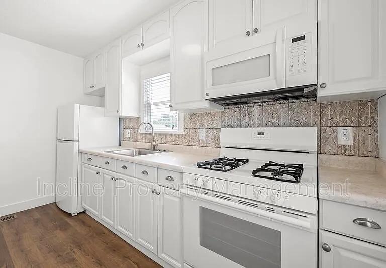 758 E Loveland Ave #A — Photo 10