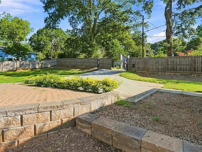 1375 Miller Reed Ave SE — Photo 21
