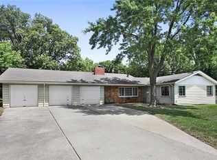 4420 NE 56th St, Kansas City, MO 64119