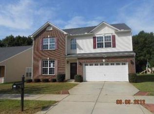132 Chandler Springs Dr, Holly Springs, NC 27540