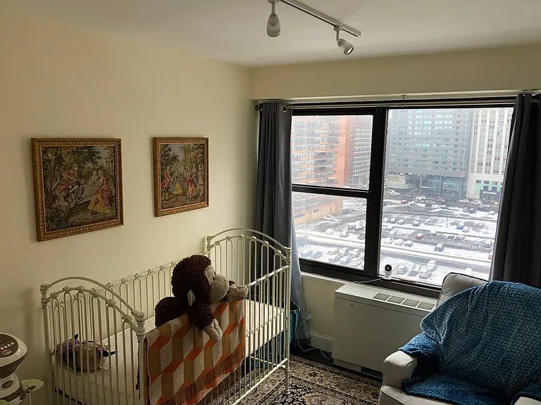135 Montgomery St #12H — Photo 5