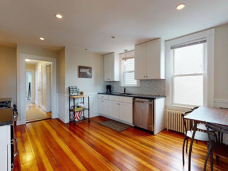 38 Vinton St #2 — Photo 4