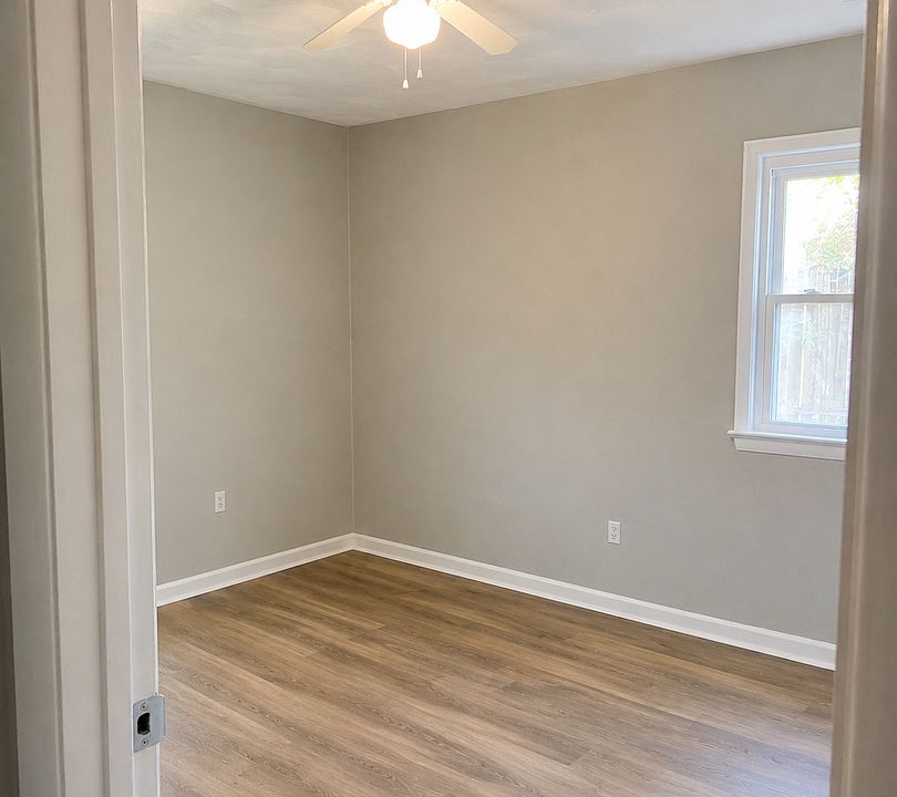 1st image of 2247 Paris St