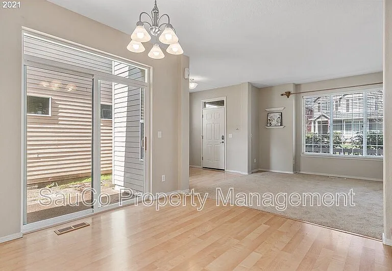 1146 SE Westerland St — Photo 4