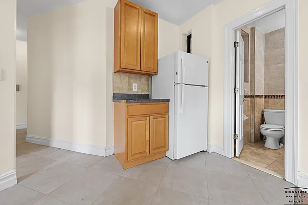 Rented by Signature Property Realty | media 19