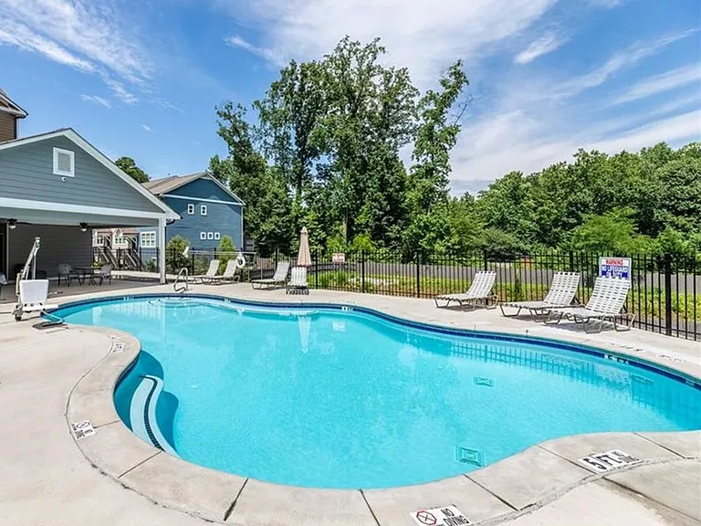 3801 Oxford Cir — Photo 17