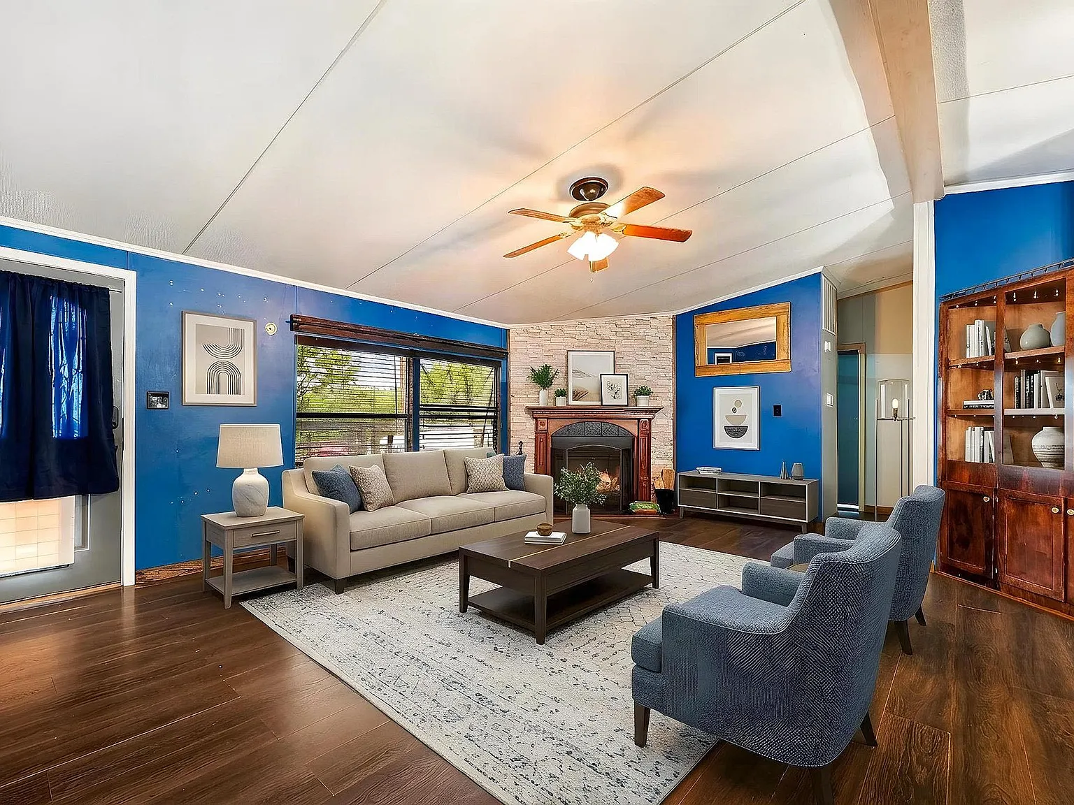 4 bed, 2052 sqft, $1,700 — Photo 4