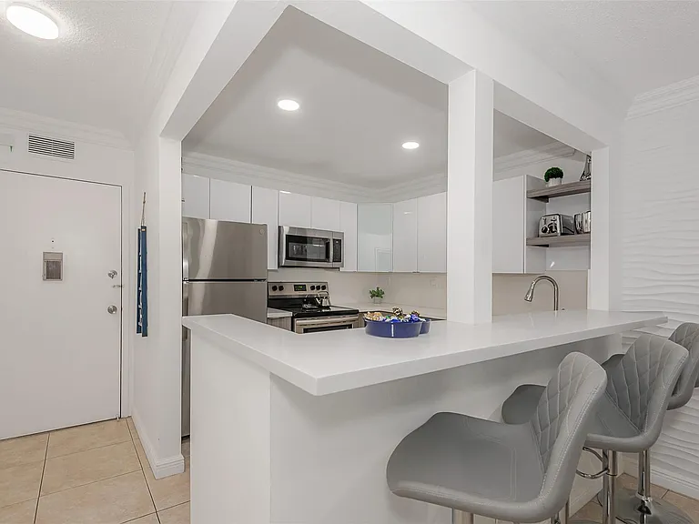3140 S Ocean Dr #509 — Photo 3