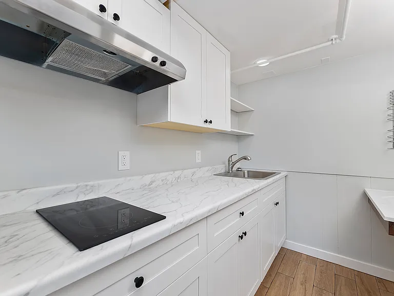 Town Center Apartments — Photo 38