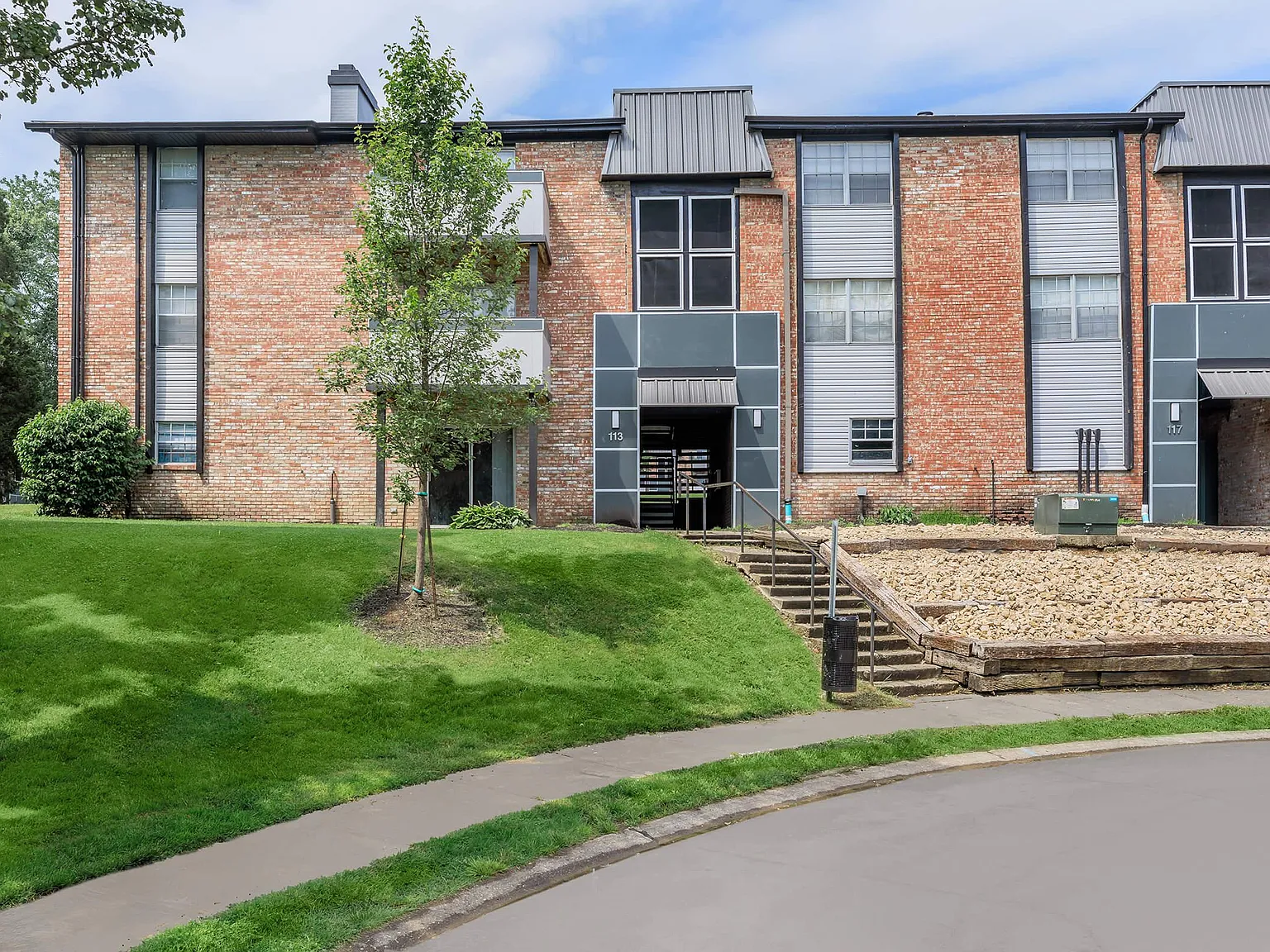 LakeHouse at Florence Apartments — Photo 4