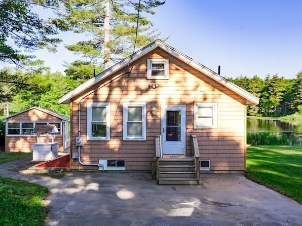 9 Cranberry Meadow Shore Rd, Charlton, MA 01507