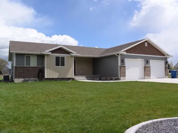 272 S 200 E, Wellsville, UT 84339