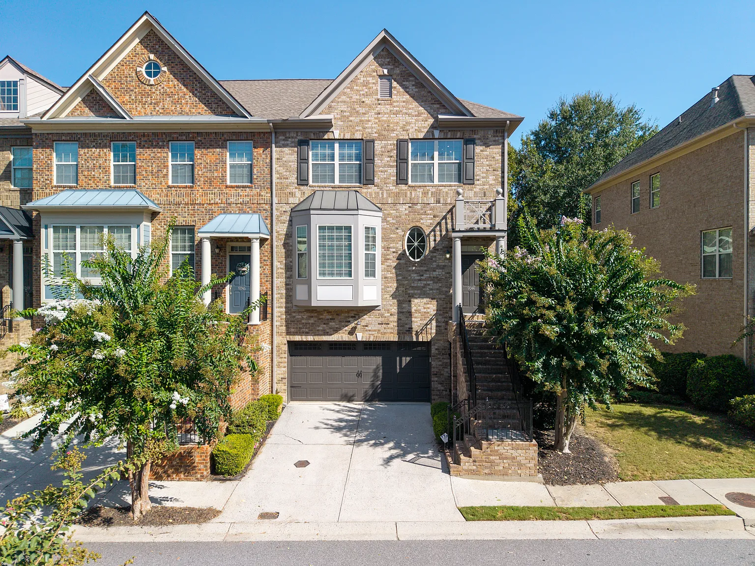4 bed, 4.5 bath, 3200 sqft, $4,850 — Photo 1