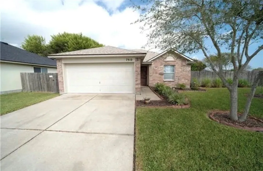 Building Photo - 7910 Labrador Dr
