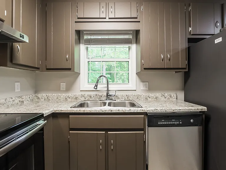 3224 Valley View St — Photo 7