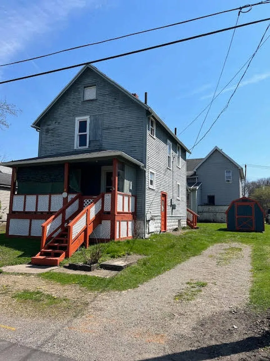 511 Eliza Ave photo 1
