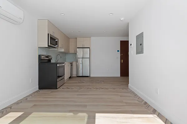 Rented by NY Space Finders Inc. | media 2