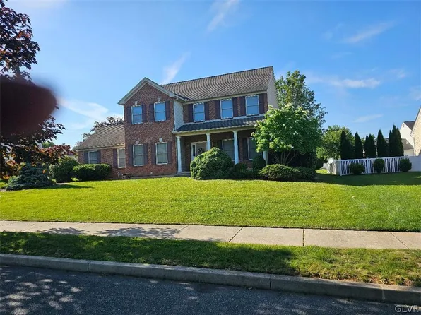 1256 Crofton Dr, Bethlehem, PA 18017