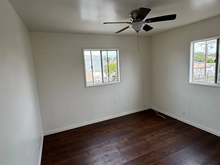 1351 E Vernon Ave — Photo 7