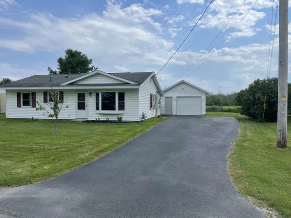 19 Genesee Ln, Plattsburgh, NY 12901